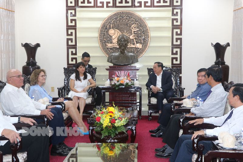 Tổng lãnh sự Cuba tại TP. Hồ Chí Minh chào xã giao lãnh đạo tỉnh Tiếp xã giao đoàn Tổng lãnh sự Cuba tại TP. Hồ Chí Minh.