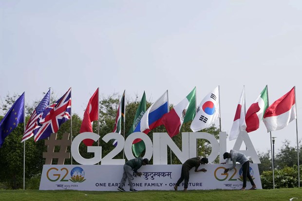 Biểu tượng G20 bên ngoài địa điểm chính tổ chức Hội nghị Thượng đỉnh G20 ở New Delhi, Ấn Độ. (Nguồn: AP)