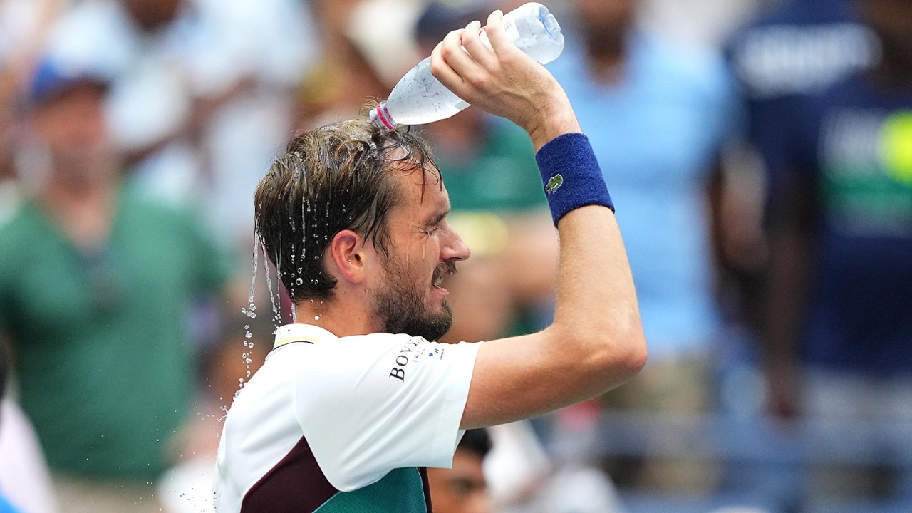 Cả Medvedev và Rublev đều rất mệt bởi thời tiết nắng nóng ở Mỹ (Ảnh: US Open)