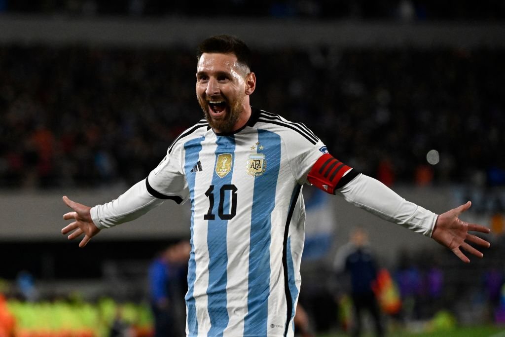 Messi lập siêu phẩm giúp Argentina có 3 điểm đầu tay Messi một lần nữa là cảm hứng đưa Argentina tới chiến thắng. Ảnh: Getty.