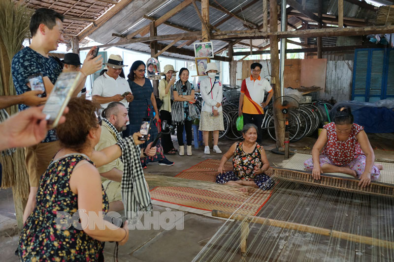 Bến Tre đón đoàn khách lữ hành quốc tế đến khảo sát, trải nghiệm sản phẩm