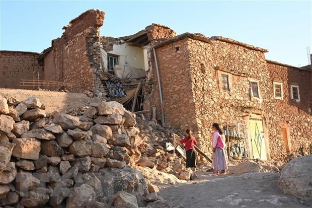Pháp tuyên bố sẵn sàng giúp Maroc khắc phục hậu quả động đất Nhiều ngôi nhà bị đổ sập sau trận động đất ở Tahannaout, Maroc, ngày 9-9-2023. (Ảnh: THX/TTXVN)