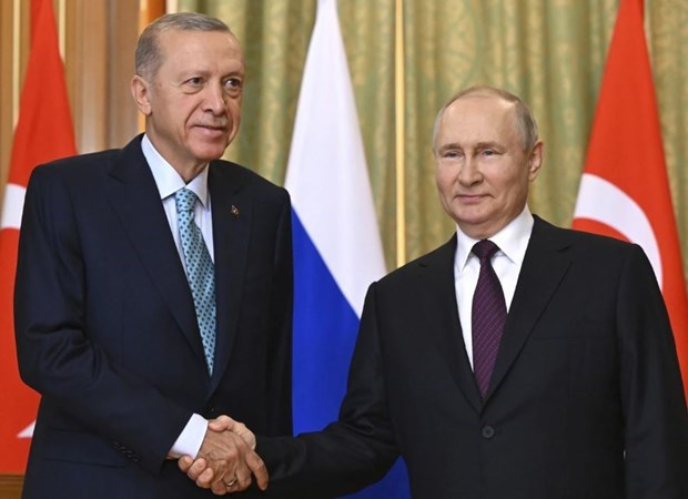 Tổng thống Nga Vladimir Putin và Tổng thống Thổ Nhĩ Kỳ Recep Tayyip Erdogan gặp thượng đỉnh ở thành phố Sochi ngày 4-9. (Nguồn: AP)