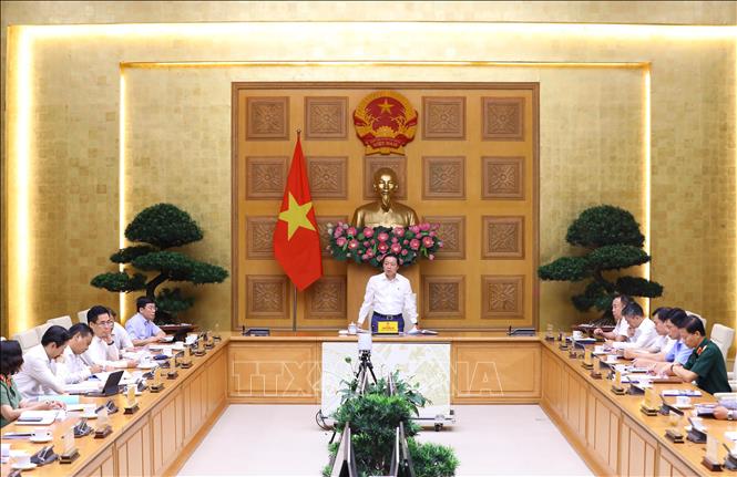 Chủ động ứng phó với biến đổi khí hậu, quản lý tài nguyên, bảo vệ môi trường Phó thủ tướng Trần Hồng Hà chủ trì phiên họp. Ảnh: Văn Điệp/TTXVN