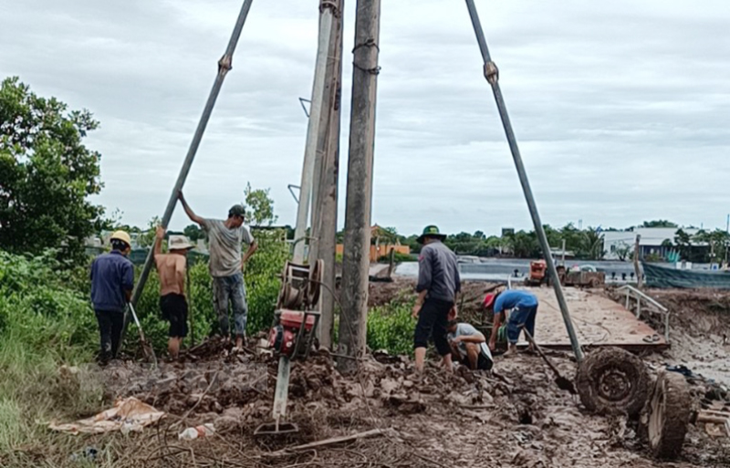 Đầu tư lưới điện phục vụ phát triển kinh tế - xã hội Nhu cầu phát triển lưới điện để đáp ứng yêu cầu sản xuất, kinh doanh trên địa bàn tỉnh hiện đang rất cấp thiết.