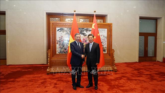 Bộ trưởng Bộ Công an Tô Lâm tiếp tục thăm và làm việc tại Trung Quốc Đồng chí Trần Văn Thanh, Ủy viên Bộ Chính trị, Bí thư Ủy ban Chính pháp Trung ương Đảng Cộng sản Trung Quốc tiếp Bộ trưởng Bộ Công an Tô Lâm. Ảnh: TTXVN phát