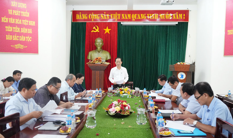 Phó chủ tịch Thường trực UBND tỉnh Nguyễn Trúc Sơn phát biểu tại buổi làm việc.