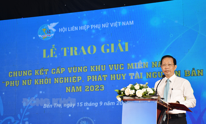 Phó chủ tịch Thường trực UBND tỉnh Nguyễn Trúc Sơn phát biểu.