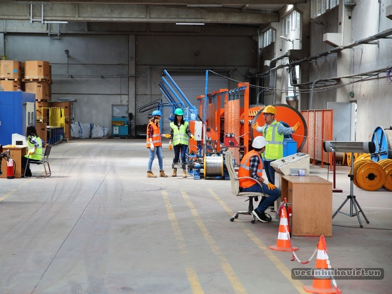 Vệ sinh công nghiệp là gì? Lợi ích đối với cơ sở sản xuất