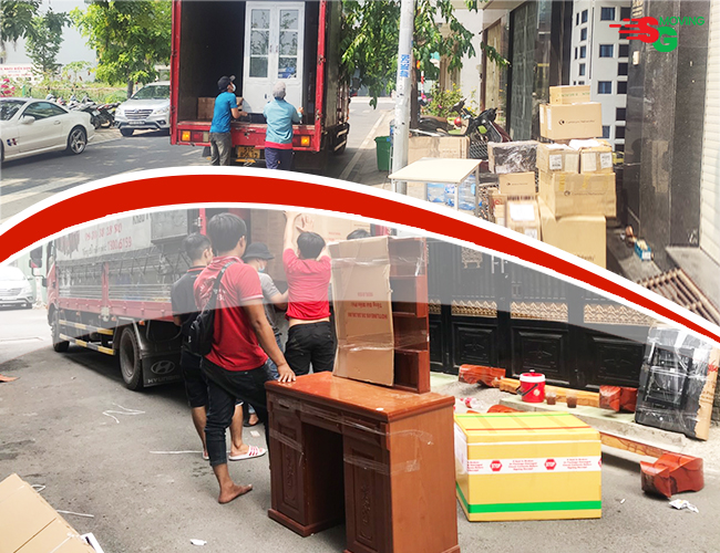 Dịch vụ chuyển đồ SG Moving - Đơn vị cung cấp dịch vụ chuyển đồ uy tín ở Bến Tre Nhân viên của Dịch vụ chuyển đồ SG Moving đang dọn đồ cho khách