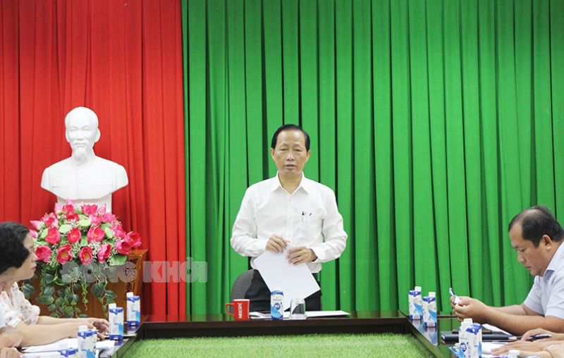 Phó chủ tịch Thường trực UBND tỉnh Nguyễn Trúc Sơn phát biểu kết luận tại cuộc họp.