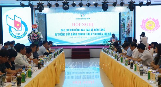 Báo chí với công tác bảo vệ nền tảng tư tưởng của Đảng trong thời kỳ chuyển đổi số Quang cảnh Hội nghị.