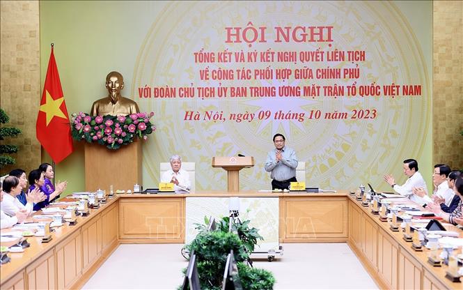 Chính phủ và Ủy ban Trung ương MTTQ Việt Nam tăng cường phối hợp công tác Thủ tướng Phạm Minh Chính và Chủ tịch Ủy ban Trung ương MTTQ Việt Nam Đỗ Văn Chiến đồng chủ trì hội nghị. Ảnh: Dương Giang/TTXVN