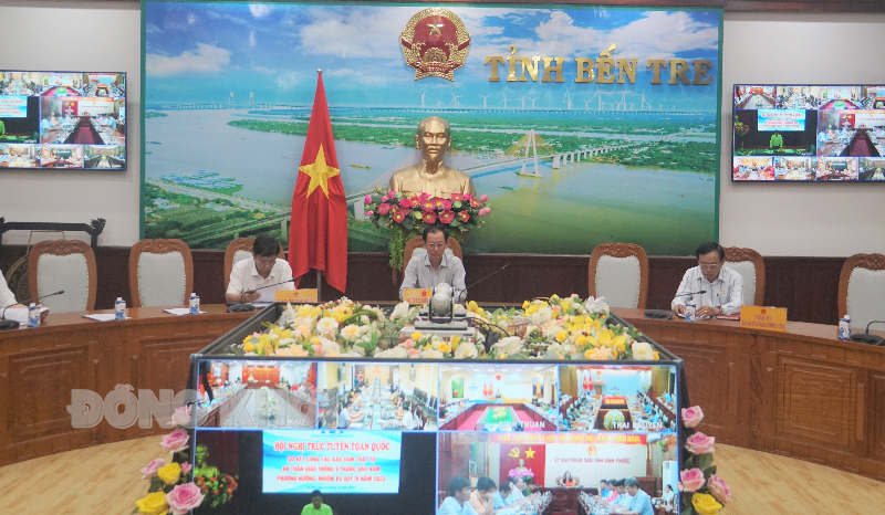 Phó chủ tịch UBND tỉnh Nguyễn Minh Cảnh chủ trì tại điểm cầu Bến Tre.