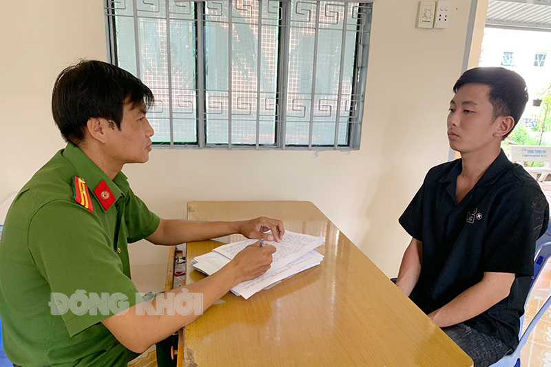 Đối tượng Chương tại cơ quan công an.