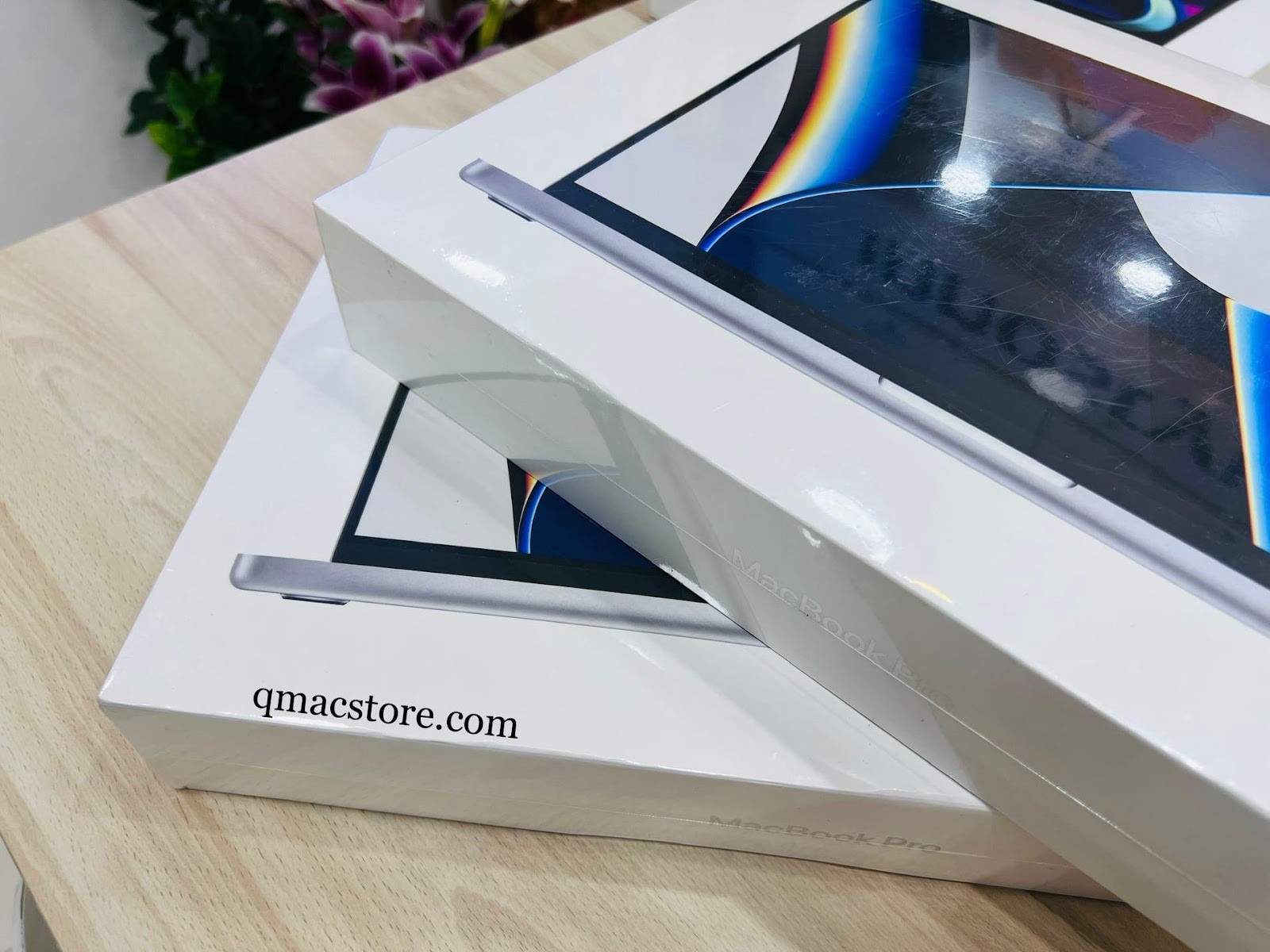 QMac Store chuyên MacBook cũ 100% chính hãng
