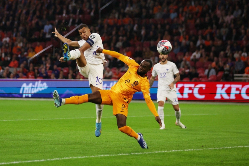 3 đội đầu tiên giành vé vào chung kết Euro 2024 Mbappe lập cú đúp để đưa ĐT Pháp lên dẫn trước 2-0 ngay tại sân của Hà Lan. Ảnh: Getty