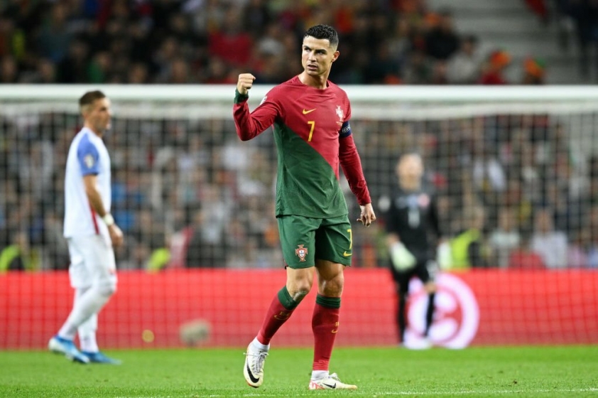 3 đội đầu tiên giành vé vào chung kết Euro 2024 Ronaldo hoàn thành cú đúp cho Bồ Đào Nha. Ảnh: Getty
