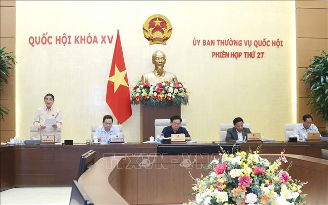 Nỗ lực thực hiện đồng bộ các giải pháp phát triển kinh tế - xã hội Phó chủ tịch Quốc hội Nguyễn Đức Hải điều hành phiên họp. Ảnh: Doãn Tấn/TTXVN