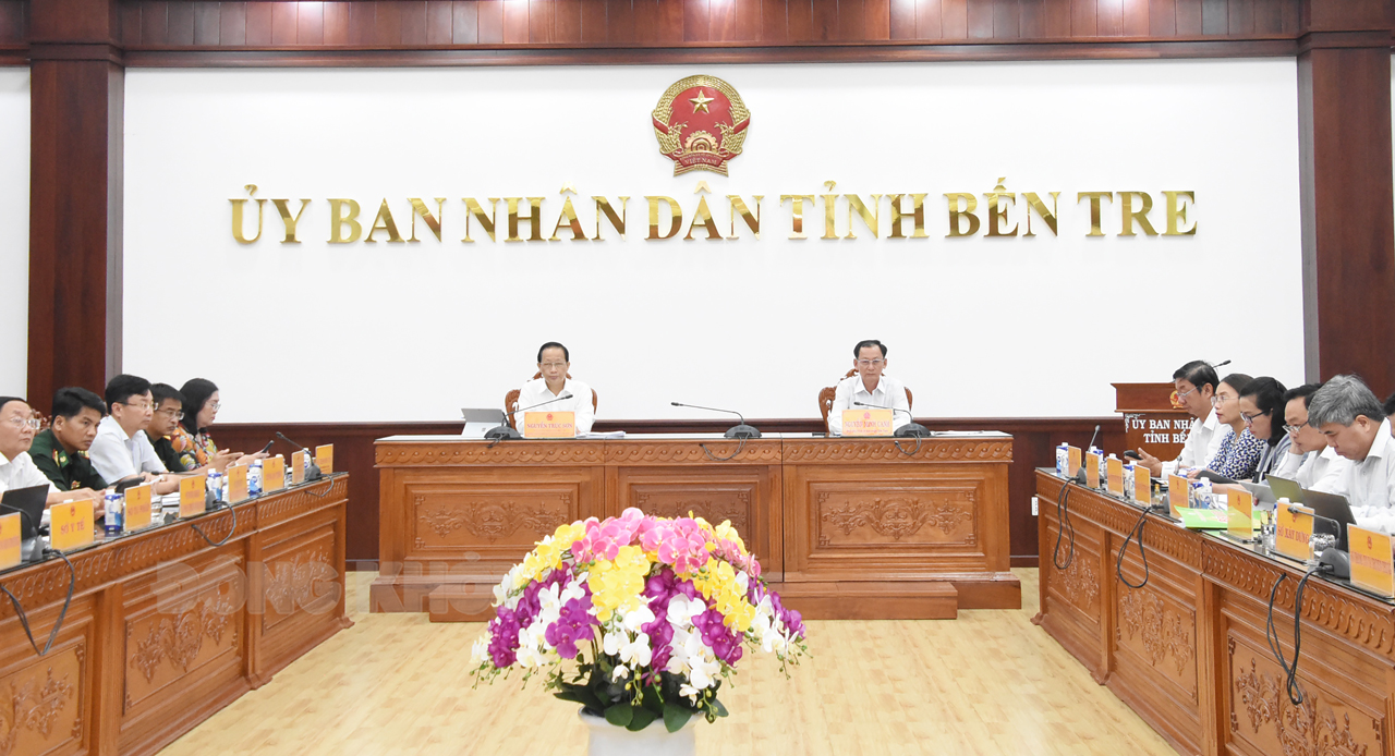 Các nhiệm vụ cần tập trung 3 tháng cuối năm 2023 Phó chủ tịch Thường trực UBND tỉnh Nguyễn Trúc Sơn và Phó chủ tịch UBND tỉnh Nguyễn Minh Cảnh chủ trì hội nghị.