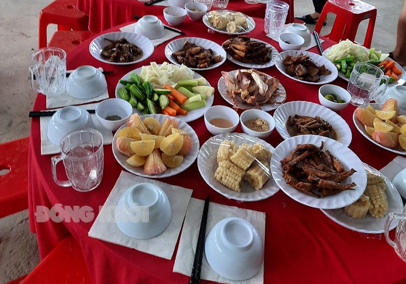 Hưởng ứng Tuần lễ “Dinh dưỡng và phát triển” Sự cần thiết của một bữa ăn đủ chất dinh dưỡng.
