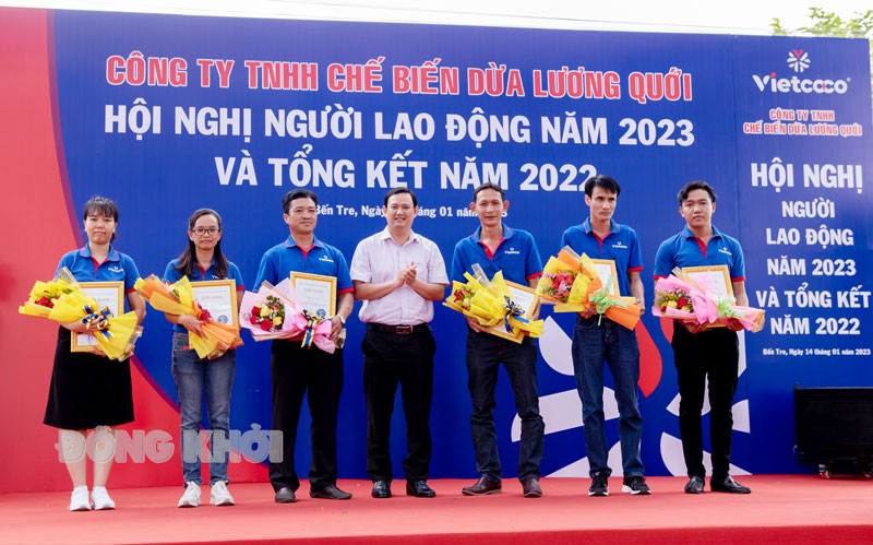 Đổi mới, sáng tạo trong phát triển đoàn viên và thành lập công đoàn cơ sở Công đoàn cơ sở Công ty TNHH Chế biến dừa Lương Quới tổ chức hội nghị người lao động năm 2023 và tổng kết năm 2022. Ảnh: CTV
