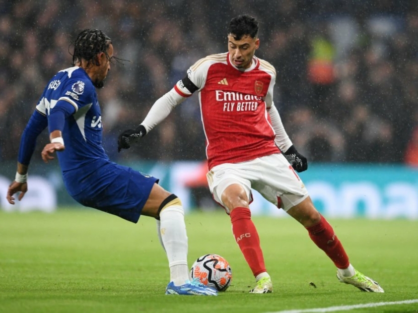 Chelsea và Arsenal cầm hòa với tỷ số 2-2.