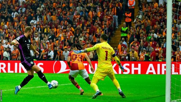 Người hùng Maguire và Onana