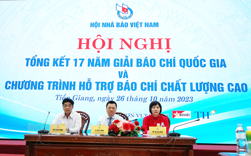 Chủ tọa hội nghị.