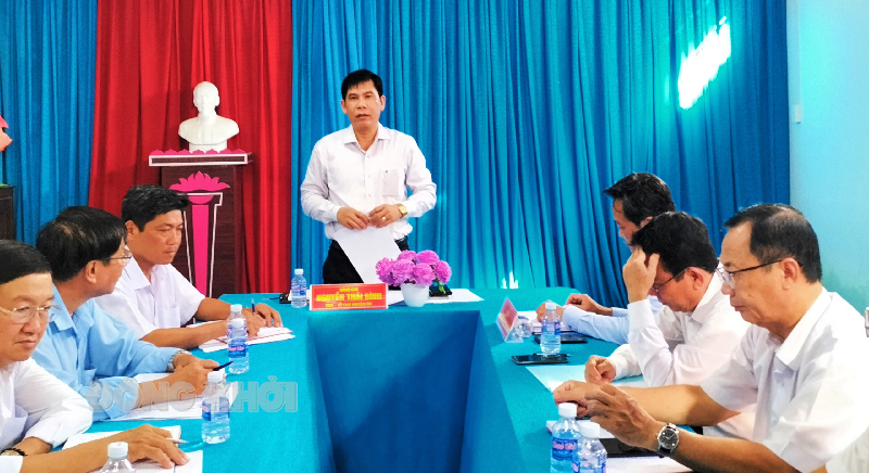 Bí thư Huyện ủy Nguyễn Thái Bình phát biểu kết luận buổi làm việc. Ảnh: Thúy Vân.