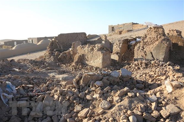 Cảnh đổ nát một sau trận động đất tại Afghanistan. (Ảnh: THX/TTXVN)