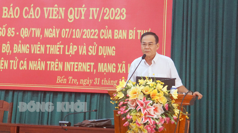 Phó bí thư Đảng ủy Khối Cơ quan - Doanh nghiệp tỉnh Lê Văn Tùng kết luận tại hội nghị.