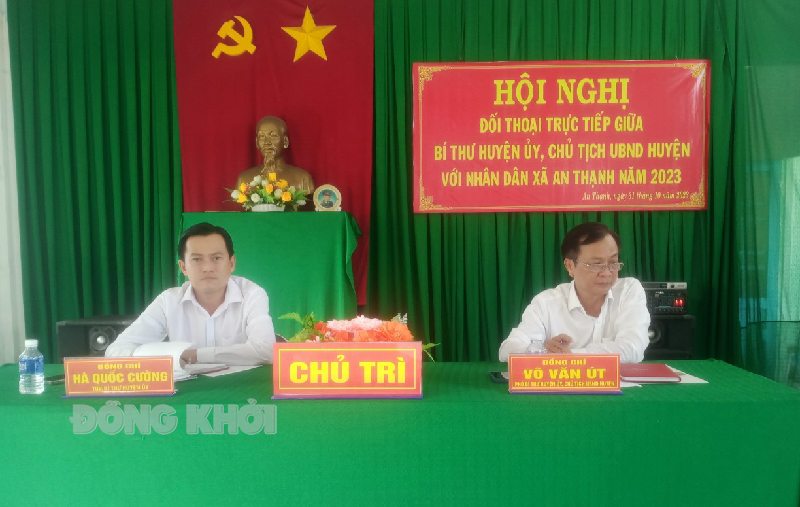 Đối thoại trực tiếp giữa Bí thư Huyện ủy, Chủ tịch UBND huyện với nhân dân xã An Thạnh năm 2023  Chủ trì hội nghị đối thoại.