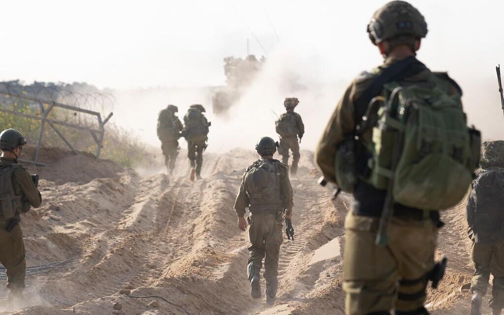 Binh sĩ Israel hoạt động sâu bên trong Dải Gaza. Ảnh: timesofisrael.com