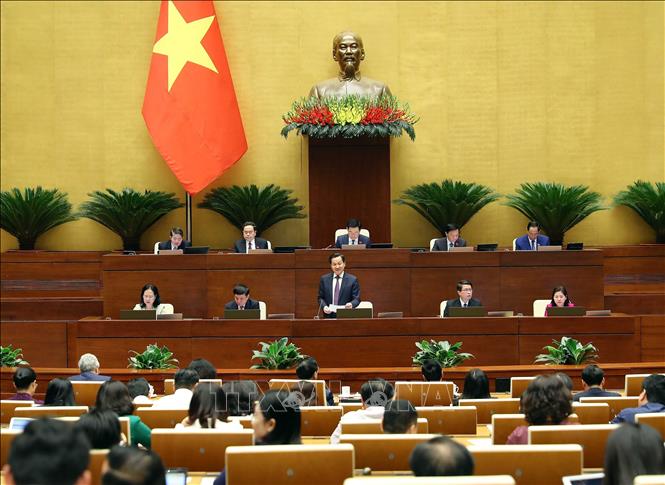 Phó thủ tướng Lê Minh Khái phát biểu tại phiên chất vấn và trả lời chất vấn tại Quốc hội chiều 6-11-2023. Ảnh: An Đăng/TTXVN