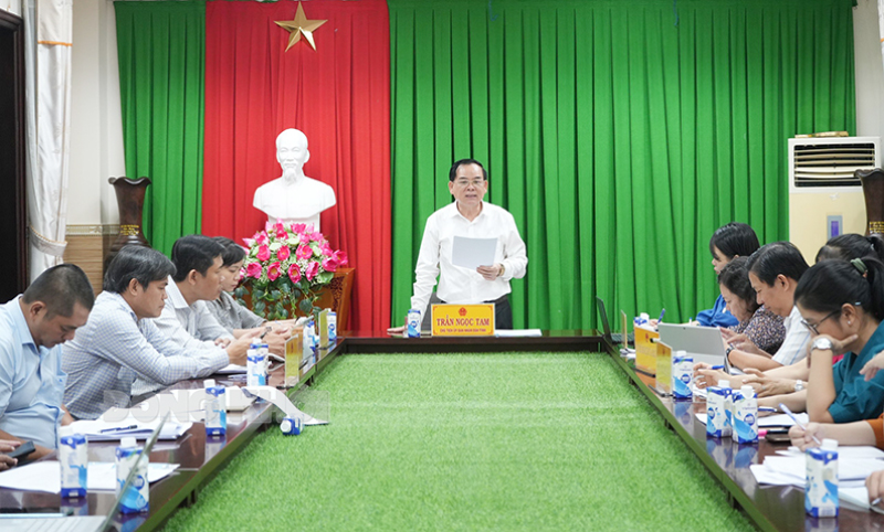Phiên họp thứ nhất Ban Chỉ đạo cải cách hành chính tỉnh Chủ tịch UBND tỉnh Trần Ngọc Tam - Trưởng Ban Chỉ đạo cải cách hành chính tỉnh chủ trì Phiên họp thứ nhất. Ảnh: Phương Thảo