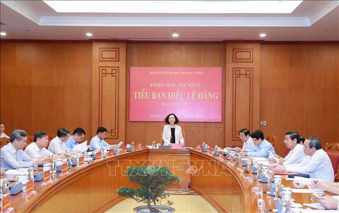 Tiểu ban Điều lệ Đảng Đại hội đại biểu toàn quốc lần thứ XIV tiến hành Phiên họp thứ nhất Thường trực Ban Bí thư Trương Thị Mai chủ trì Phiên họp thứ nhất Tiểu ban Điều lệ Đảng Đại hội XIV. Ảnh: Phương Hoa/TTXVN