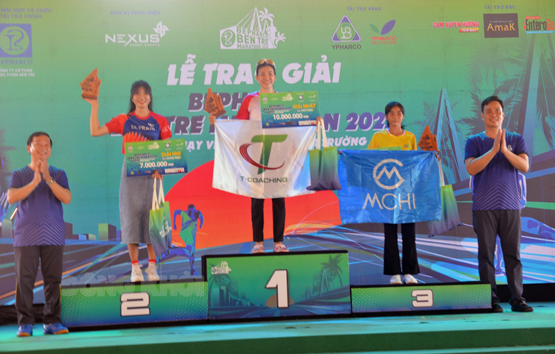 Tổng chi phí tổ chức Giải Bepharco Bến Tre Marathon 2023 trên 6,7 tỷ đồng từ nguồn xã hội hoá Trao thưởng cho vận động viên đạt giải.