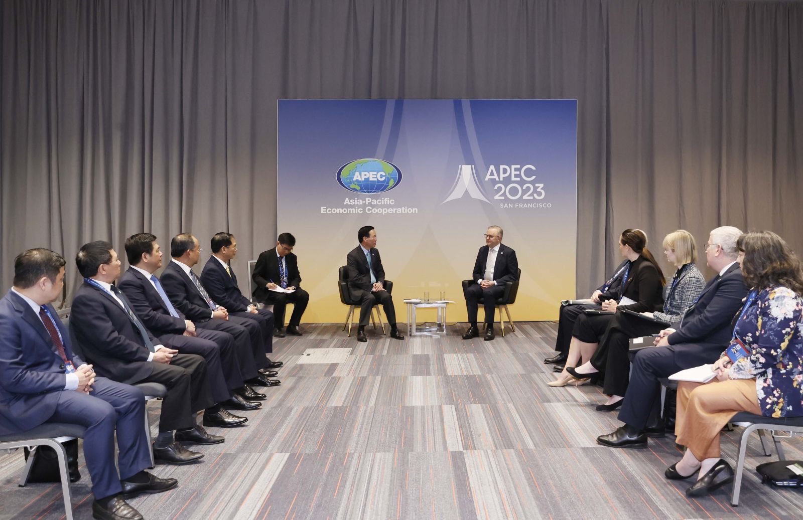 Chủ tịch nước tiếp Thủ tướng Australia nhân dịp dự Tuần lễ Cấp cao APEC 2023 Chủ tịch nước Võ Văn Thưởng gặp Thủ tướng Australia Anthony Albanese. (Ảnh: Thống Nhất/TTXVN)