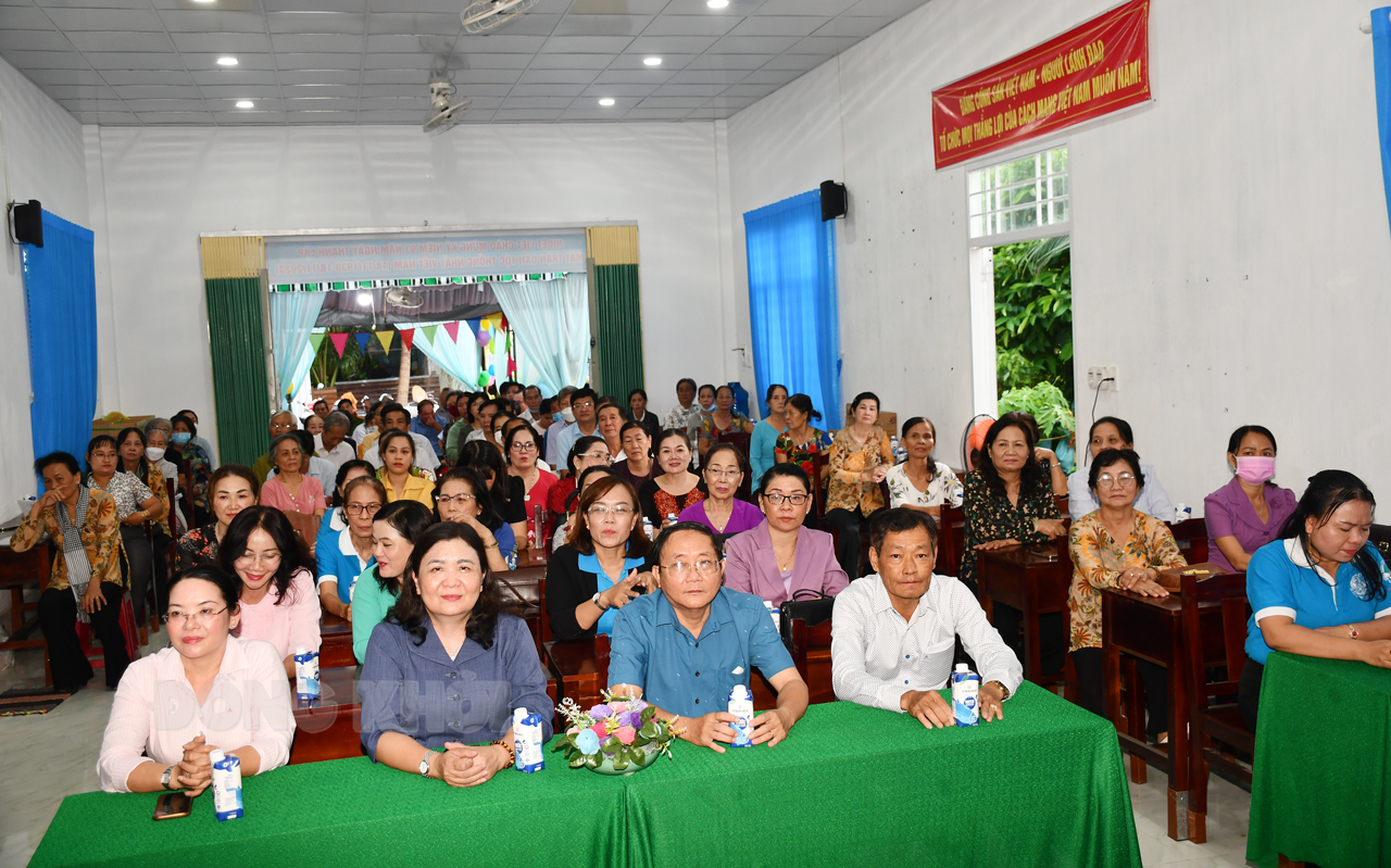 Các đại biểu dự ngày hội.