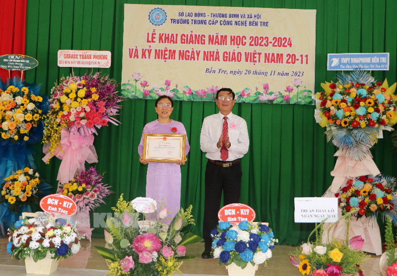 Trường Trung cấp Công nghệ Bến Tre khai giảng năm học 2023-2024 Trường Trung cấp Công nghệ Bến Tre đã nhận bằng khen của UBND tỉnh.