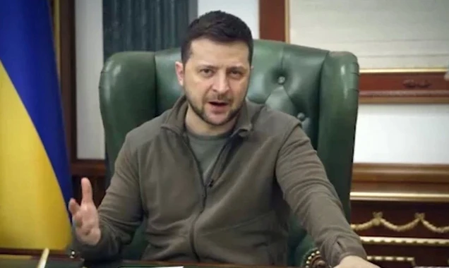 Tổng thống Ukraine Volodymyr Zelensky phát biểu tại một cuộc họp ở Kiev. (Ảnh: AFP/TTXVN)