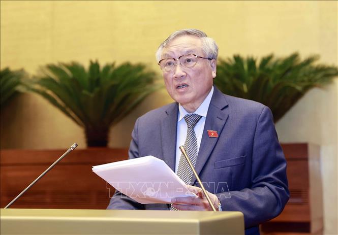 Chánh án Tòa án nhân dân tối cao Nguyễn Hòa Bình trình bày Báo cáo công tác năm 2023. Ảnh: Doãn Tấn/TTXVN