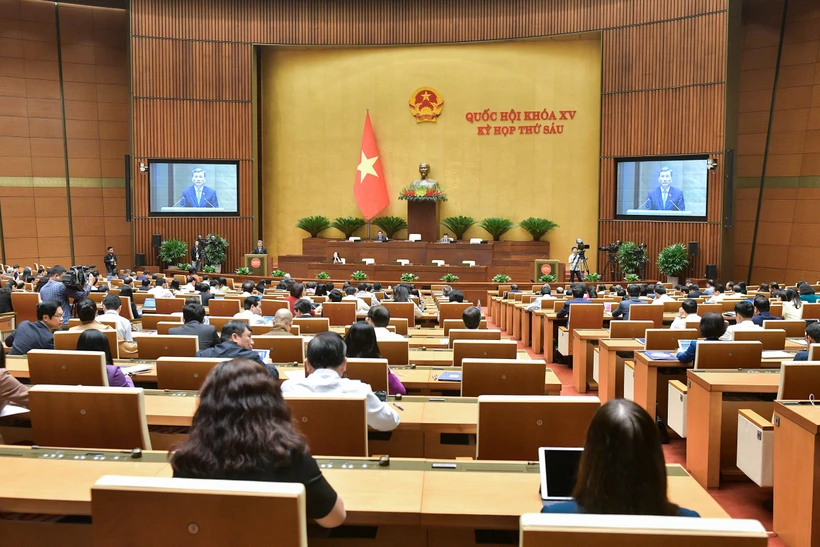 Quốc hội chính thức thông qua Luật Viễn thông sửa đổi với 94,74% phiếu đồng ý Quốc hội làm việc sáng 24-11-2023. Ảnh: CTV/Vietnam+