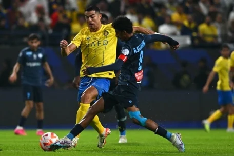 Ronaldo lập cú đúp