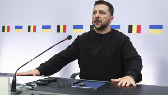 Tổng thống Ukraine Zelensky phát biểu trong cuộc họp báo tại Brussels vào ngày 11-10. Ảnh: AFP 