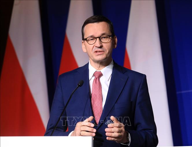 Thủ tướng Ba Lan Mateusz Morawiecki phát biểu tại cuộc họp báo ở Vilnius, Litva ngày 17-9-2020. Ảnh: AFP/TTXVN