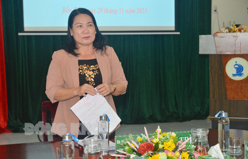 Tổng kết công tác tổ chức Giải Bepharco Bến Tre Marathon 2023 Phó chủ tịch UBND tỉnh Nguyễn Thị Bé Mười - Trưởng ban Tổ chức giải phát biểu kết luận cuộc họp.