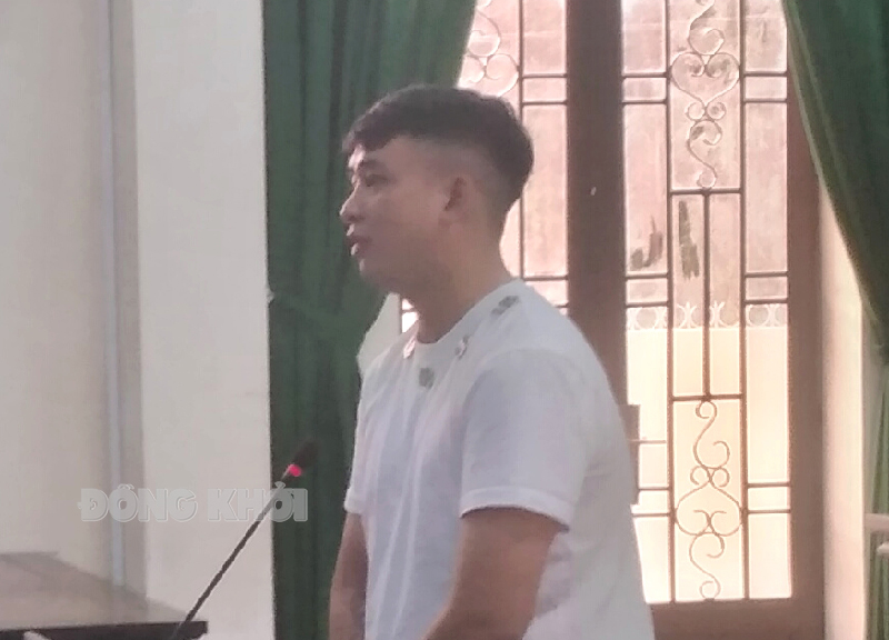 Cho vay nặng lãi, bị tòa phạt tù Bị cáo Phạm Quốc Việt tại phiên tòa hình sự sơ thẩm chiều 28-11-2023.