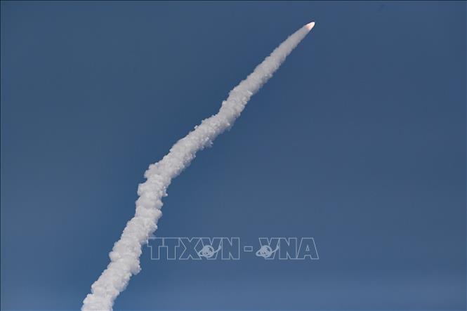 Ấn Độ, Mỹ lên kế hoạch phóng vệ tinh viễn thám chung Tên lửa PSLV-C55 mang theo vệ tinh TeLEOS-2 của Singapore rời bệ phóng từ Trung tâm vũ trụ Satish Dhawan ở đảo Sriharikota, bang Andhra Pradesh, miền Nam Ấn Độ ngày 22-4-2023. Ảnh tư liệu, minh họa: AFP/TTXVN